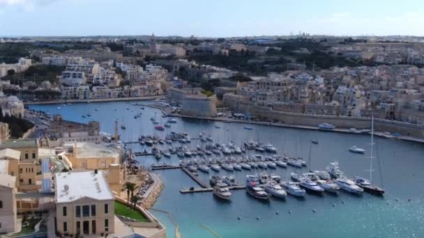 Vackra Rinella Bay Malta Från Ovan Flygbilder — Stockvideo