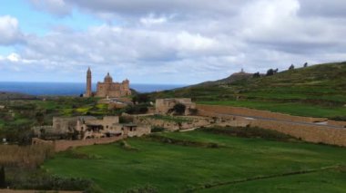 Gozo 'daki Basilica Ta Pinu üzerinde hava manzarası - ulusal bir tapınak - hava görüntüsü