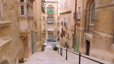 Malta Valletta tepesine çıkan adımlar - VALLETTA, MALTA - 5 Mart 2020