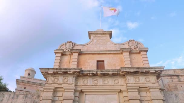 Beroemde Mdinapoort Historische Heuveltop Stad Mdina Stad Medina Malta Maart — Stockvideo
