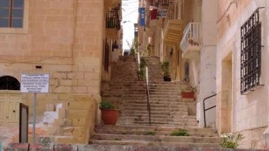 Malta 'nın tarihi Valletta ilçesine adım - VALLETTA, MALTA - 5 Mart 2020