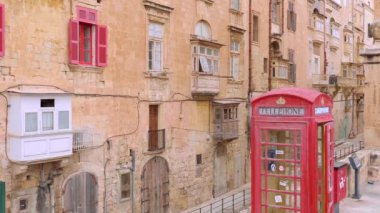 Valletta şehrindeki İngiliz telefon kulübesi - VALLETTA, MALTA - 5 Mart 2020