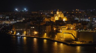 Gece Valletta Şehri - Malta 'nın başkenti - Malta Adası - 5 Mart 2020
