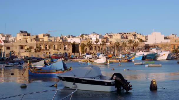 Beautiful Marsaxlokk Είναι Ένα Δημοφιλές Ορόσημο Στη Μάλτα Νήσος Της — Αρχείο Βίντεο