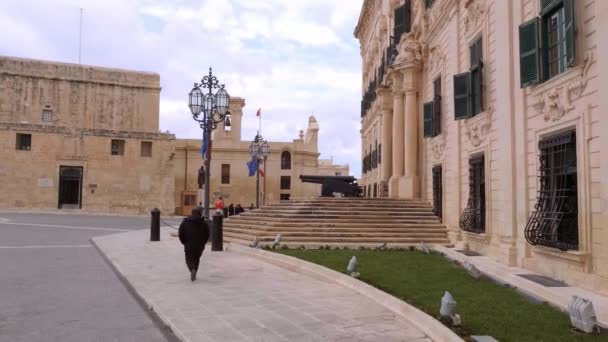 著名的卡斯蒂利亚建筑 马耳他总理的家 马耳他瓦莱塔 2020年3月5日 — 图库视频影像