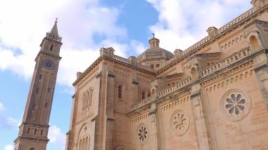 Ünlü Ta Pinu Tapınağı - Gozo Adası 'nda popüler bir kilise - seyahat görüntüleri
