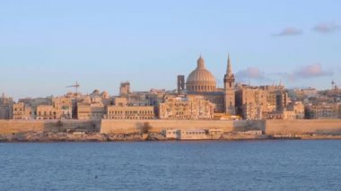 Malta 'nın başkenti Valletta' nın tipik ve ünlü silueti - seyahat görüntüleri