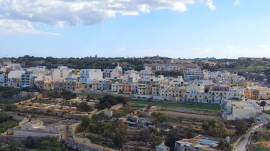 Malta ve Valletta şehri üzerindeki hava manzarası - hava fotoğrafçılığı