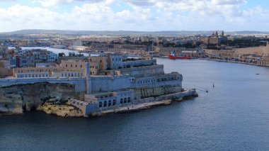 Malta ve Valletta şehri üzerindeki hava manzarası - hava fotoğrafçılığı