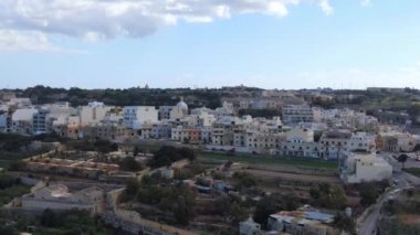 Malta ve Valletta şehri üzerindeki hava manzarası - hava görüntüleri