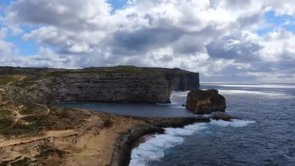 Удивительный Залив Даджа Берегов Острова Гоцо Мальта Кадры Воздуха — стоковое видео