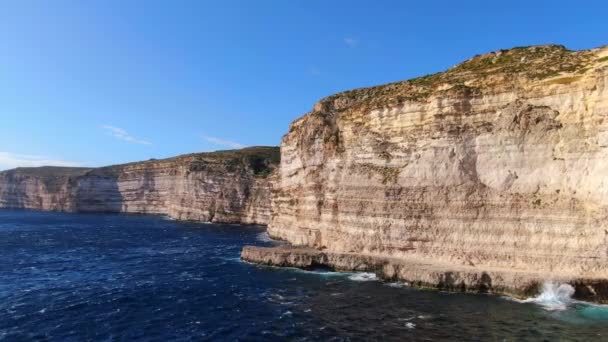 Niesamowite Wybrzeże Gozo Malta Stromymi Klifami Zdjęcia Lotnicze — Wideo stockowe