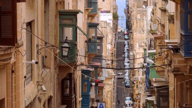 Valletta Malta 'da tipik sokak manzarası - VALLETTA, MALTA - 5 Mart 2020