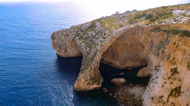 Malta 'daki Blue Grotto adanın ünlü bir simgesidir. Seyahat fotoğrafçılığı.