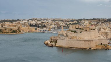 Barrakka Bahçeleri 'nden Valletta Malta' nın üç şehri üzerindeki hava manzarası - seyahat fotoğrafçılığı