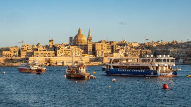 Sliema limanından Valletta 'nın Skyline' ı - Malta Adası, Malta - 5 Mart 2020