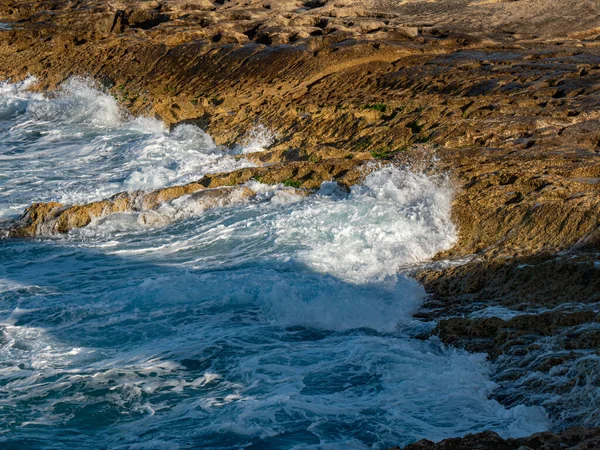 马耳他海岸的蓝水 旅行摄影 — 图库照片