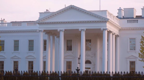 Huis en kantoor van de president - Het Witte Huis in Washington DC - reizen — Stockfoto