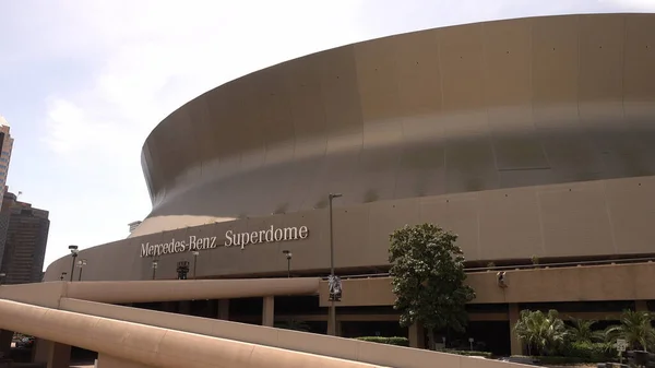 Mercedes Benz Superdome in New Orleans - NEW ORLEANS, USA - APRIL 17, 2016 - travel photography - travel photography — Stock Photo, Image