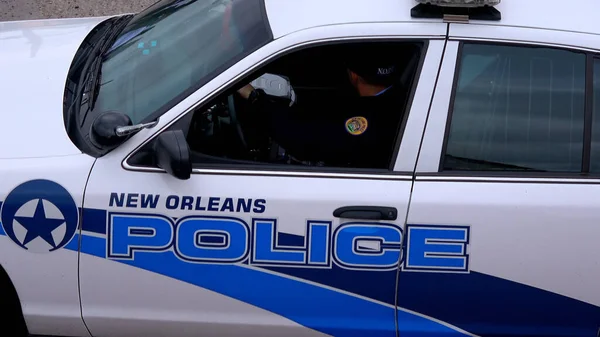 NOPD Police car na ulicach Nowego Orleanu - NOWOŚĆ ORLEANS, USA - KWIECIEŃ 17, 2016 - zdjęcia z wakacji — Zdjęcie stockowe