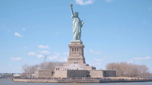 Famosa Estatua de la Libertad Nueva York - fotografía de viaje — Foto de Stock