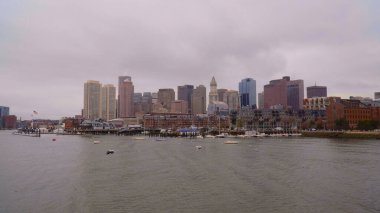 Liman kenarındaki Boston silueti - seyahat fotoğrafçılığı