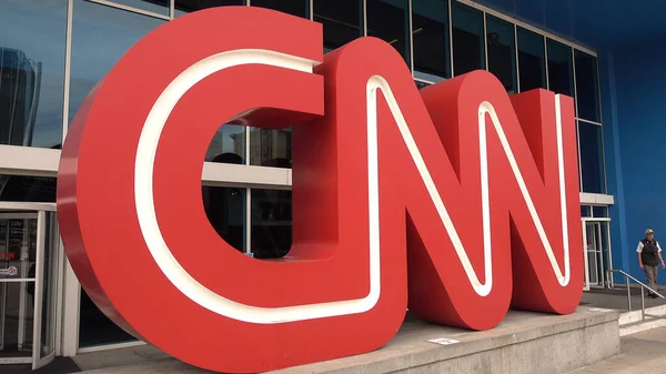 Grande logo CNN presso la sede della CNN Atlanta - ATLANTA, USA - 20 APRILE 2016 — Foto Stock