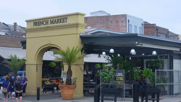 Słynny rynek francuski w Nowym Orleanie - NOWE ORLEANS, USA - KWIECIEŃ 17, 2016 - podróże — Zdjęcie stockowe