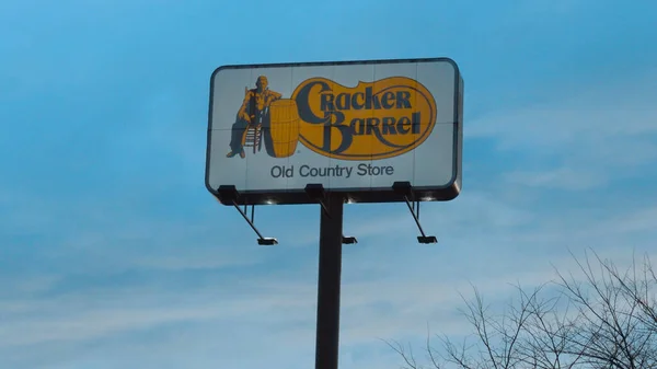 Cracker Barrel country store and restaraunt in New York - NOVA IORQUE, EUA - 6 de abril de 2017 — Fotografia de Stock
