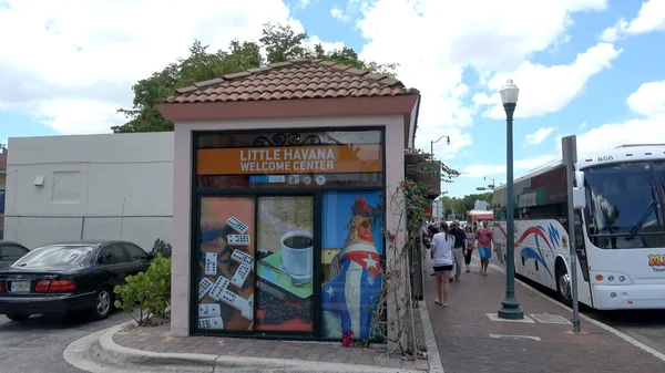 Little Havana Welcome center in Miami - MIAMI, Estados Unidos 10 de ABRIL de 2016 —  Fotos de Stock