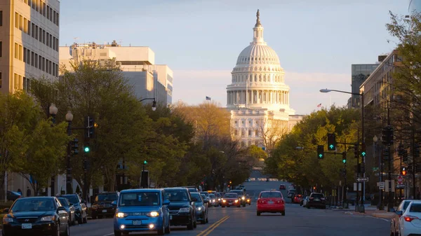 The Capitol in Washington DC - WASHINGTON, USA - APRIL 8, 2017 — стокове фото