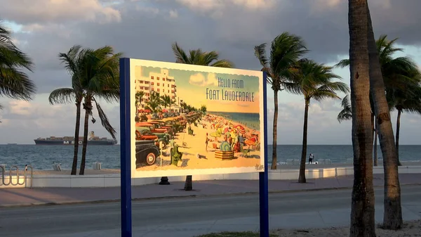 欢迎来到Lauderdale海滩- FORT LAUDERDALE, USA APRIL 12, 2016 — 图库照片