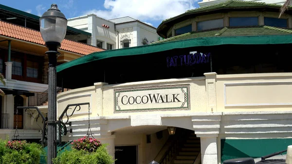 Торговый центр Cocowalk в Коконат-Гроув Майами — стоковое фото
