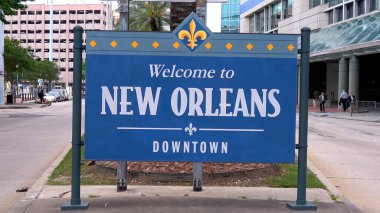 New Orleans Downtown 'a hoş geldiniz - NEW ORLEANS, ABD - 17 Nisan 2016 - Seyahat fotoğrafçılığı