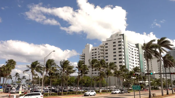 Hotel Eden Roc en Miami Beach - MIAMI, USA 10 DE ABRIL DE 2016 —  Fotos de Stock