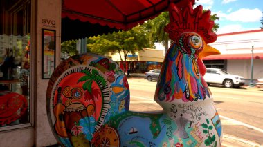 Calle Ocho Little Havana 'daki penis heykeli Miami - MIAMI, ABD 10 Nisan 2016