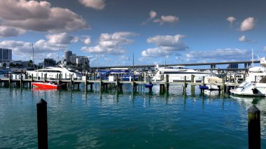 Miami Downtown 'daki güzel Bayside Bölgesi - MIAMI, ABD 10 Nisan 2016