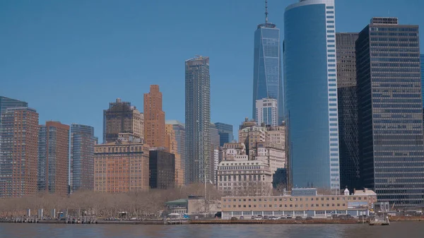 Skyline van Manhattan New York - blik vanaf Hudson River - reizen — Stockfoto