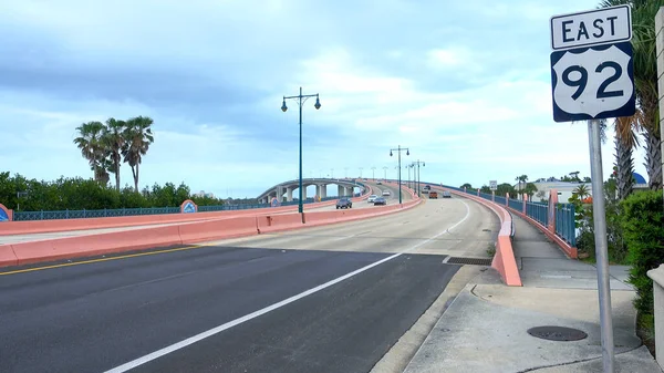 Pont à Daytona Beach sur l'autoroute internationale Speedway — Photo