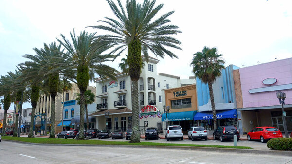 Beautiful street with shops, bars and restaurants in Daytona Beach - DAYTONA BEACH, USA - APRIL 14, 2016