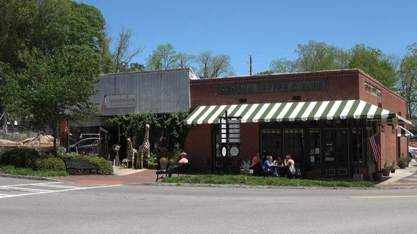 Senoia Café e café em Senoia EUA - SENOIA, EUA - 23 de abril de 2016 — Fotografia de Stock