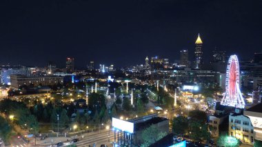 Atlanta Şehir Merkezi 'nin gece silueti - ATLANTA, ABD - 20 Nisan 2016