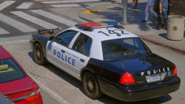 Santa Monica Police Car in Los Angeles - LOS ANGELES, CALIFORNIA - APRIL 21, 2017 - travel photography — Stock Photo, Image