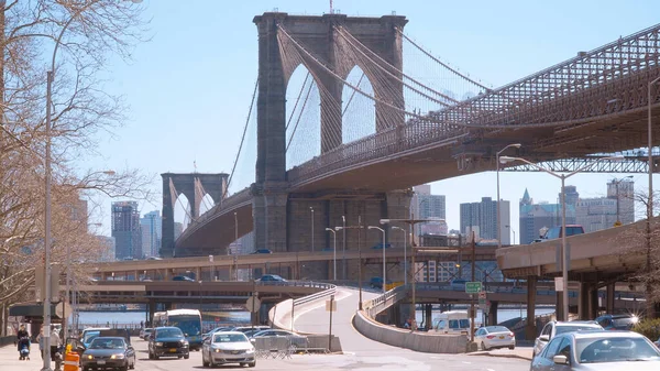 Increíble puente de Brooklyn en Nueva York - vista desde Manhattan - fotografía de viaje — Foto de Stock