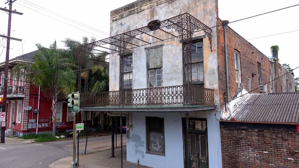 Staré New Orleans - stylové domy - NEW ORLEANS, USA - Duben 17, 2016 - cestovatelská fotografie — Stock fotografie