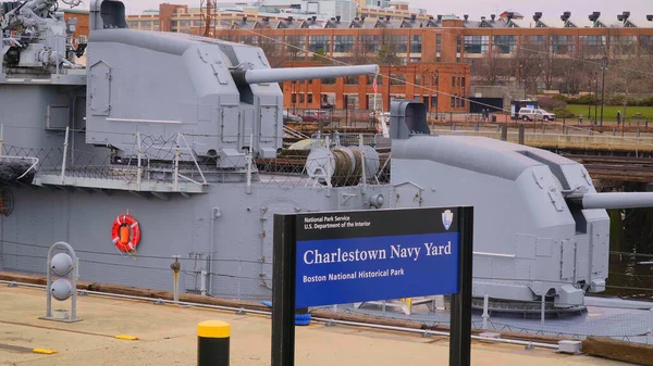 Charlestown Navy Yard i Boston - BOSTON. FÖRENADE STATERINGAR - APRIL 5, 2017 — Stockfoto