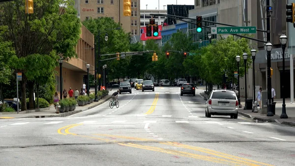 Vista de la calle en el centro de Atlanta - ATLANTA, GEORGIA 21 DE ABRIL DE 2016 — Foto de Stock
