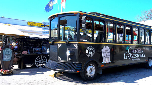 Ghost and gravestone sightseeing tour on Key West - KEY WEST, USA APRIL 13, 2016 - travel photography