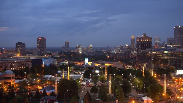 美丽的亚特兰大市- -晚间空中风景- -美国亚特兰大- - 2016年4月21日 — 图库照片