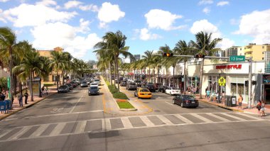 Tipik Miami Beach Street Manzarası - MIAMI, ABD 10 Nisan 2016